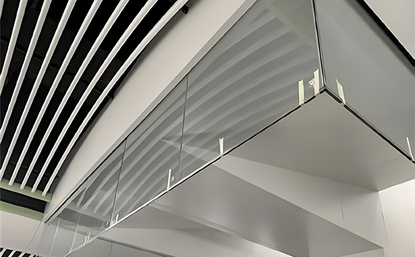 塔城玻璃挡烟垂壁