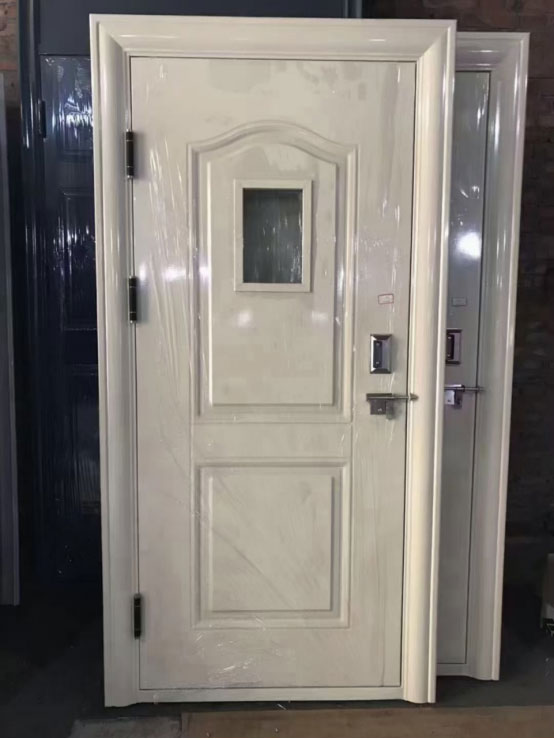 塔城学校教室门