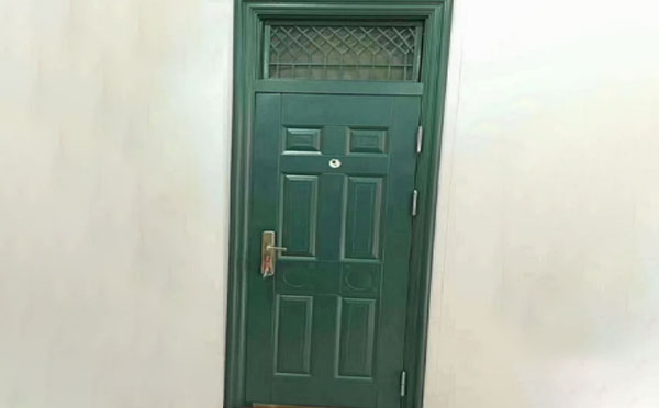 塔城学校教室门