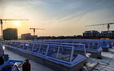 消防塔城排烟窗开启角度