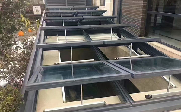 某轨道交通车辆维修车间塔城排烟窗应用