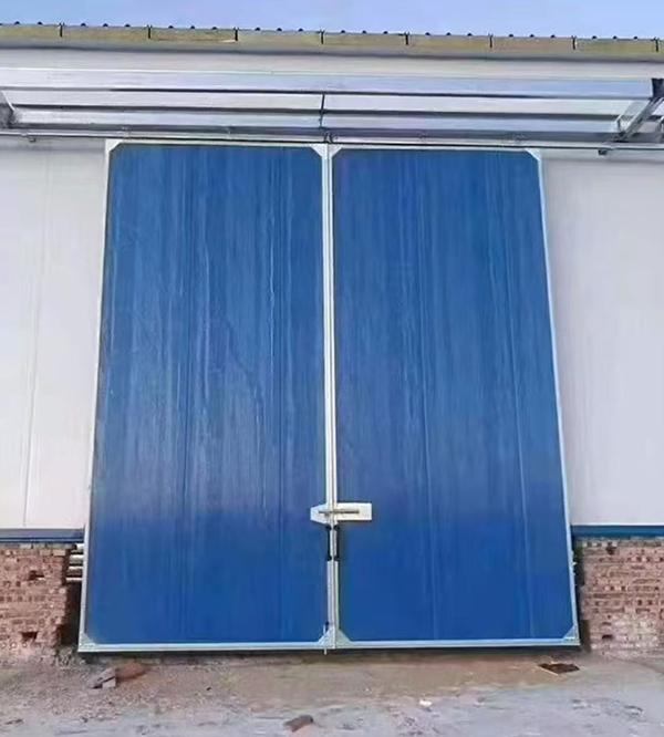 塔城工业门在大型仓储物流通道中的应用实例