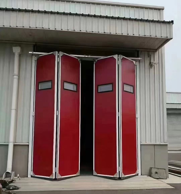 塔城工业折叠门在大型装配车间出入口的应用实例